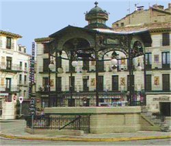 Kiosk in Plaza de los Fueros